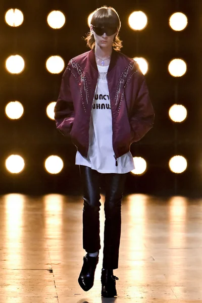 Look 14